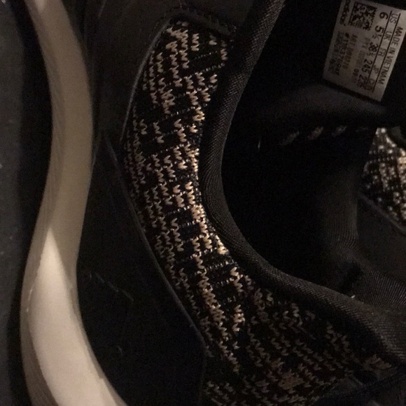 Ladies Adidas running shoes - Picture 2 of 2